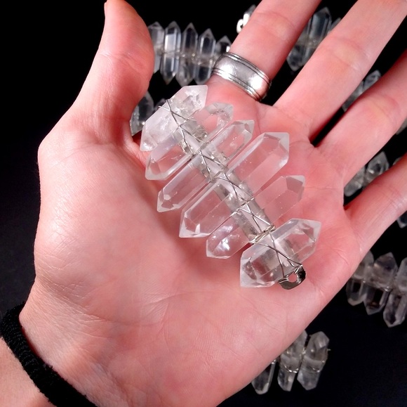 (1) Messy Bun Crystal Crown Barrette - Picture 4 of 11